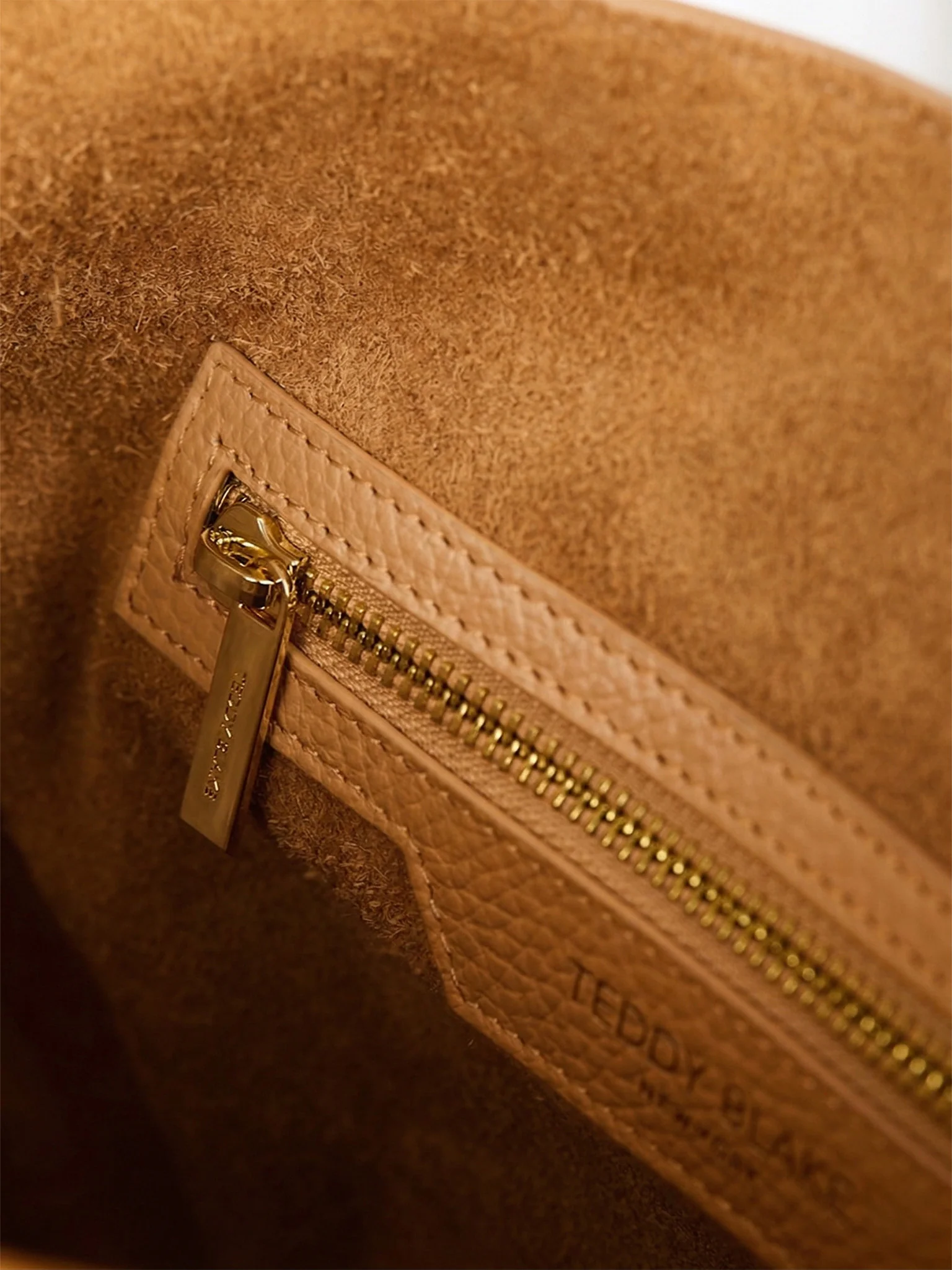 Amelia Stampato 15" - Light Camel - Image 6