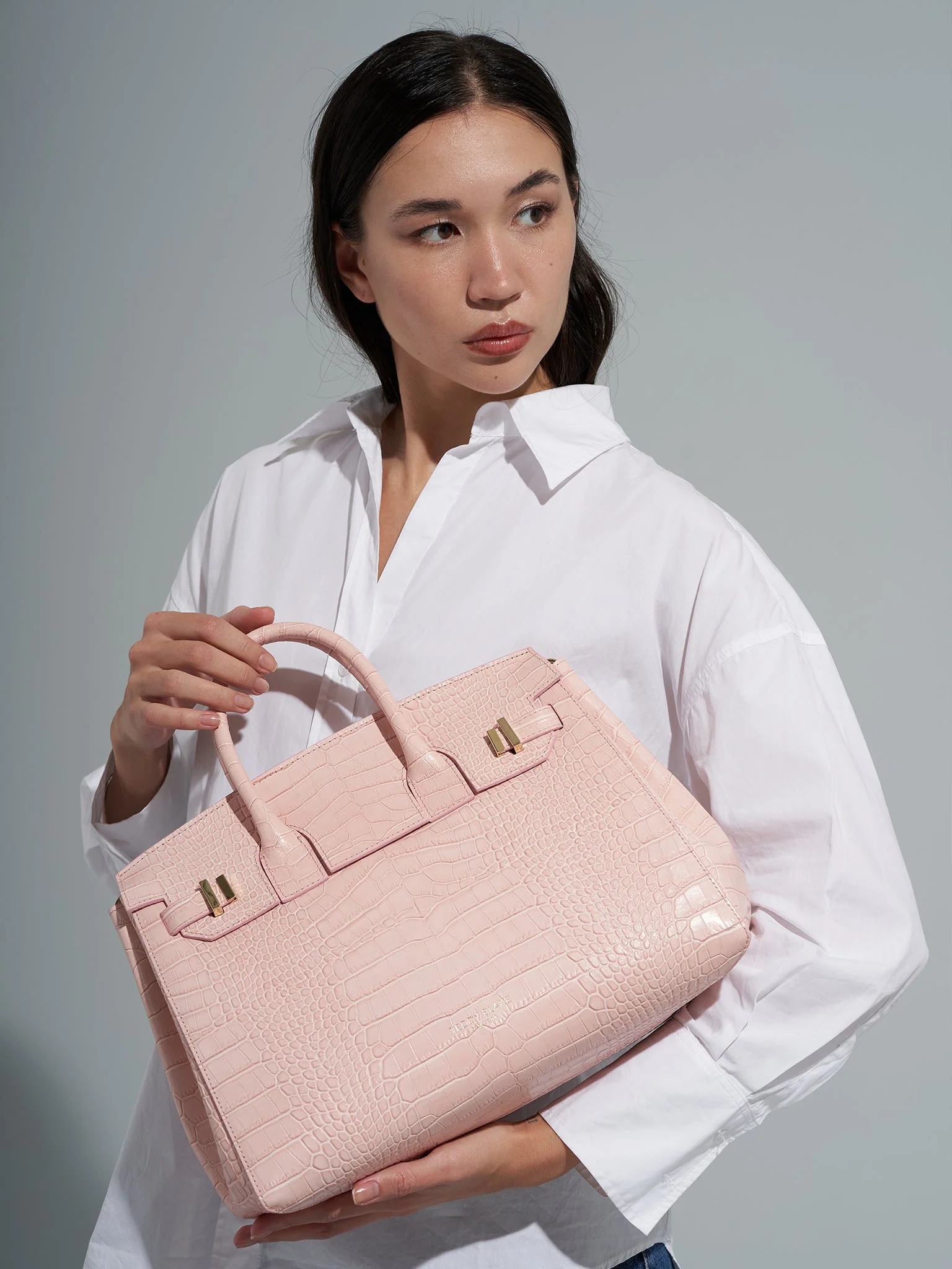 Gigi Croco 13" - Light Pink - Image 9